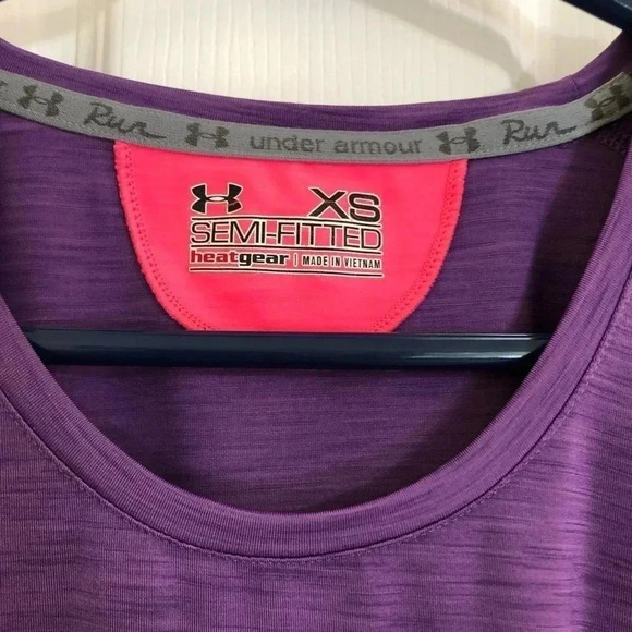 Under Armour Purple Heat Gear T-Shirt Size  XS - Picture 5 of 11